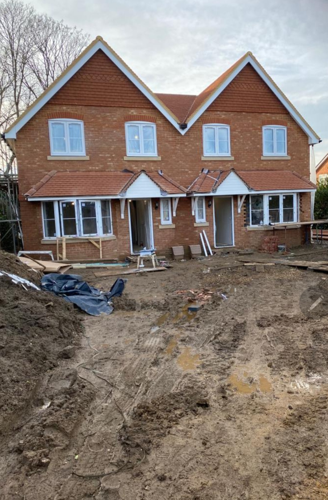 New Build- Two- three bedroom houses in Farnham
